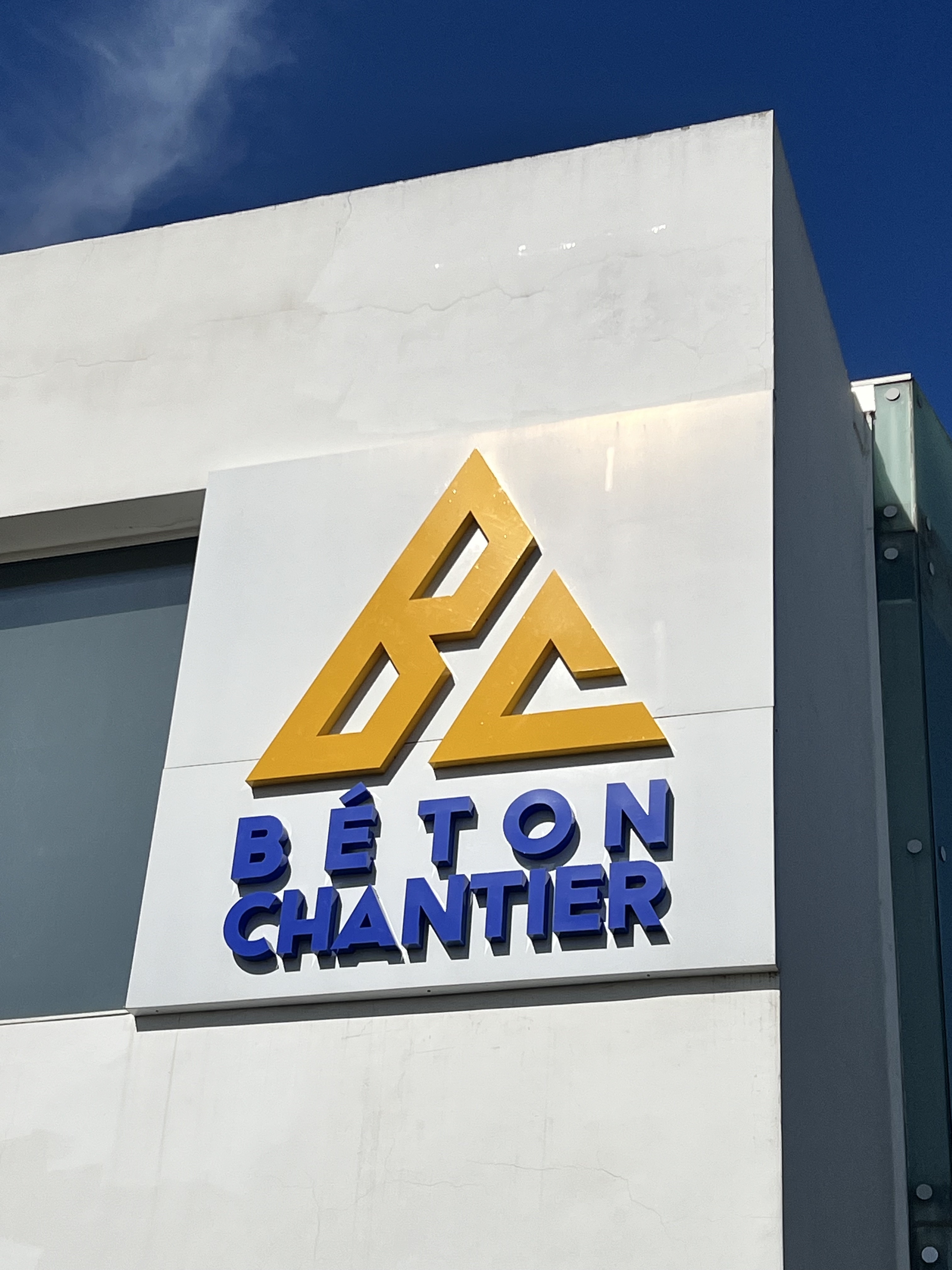 Béton Chantier site signage and hoarding, Rabat
